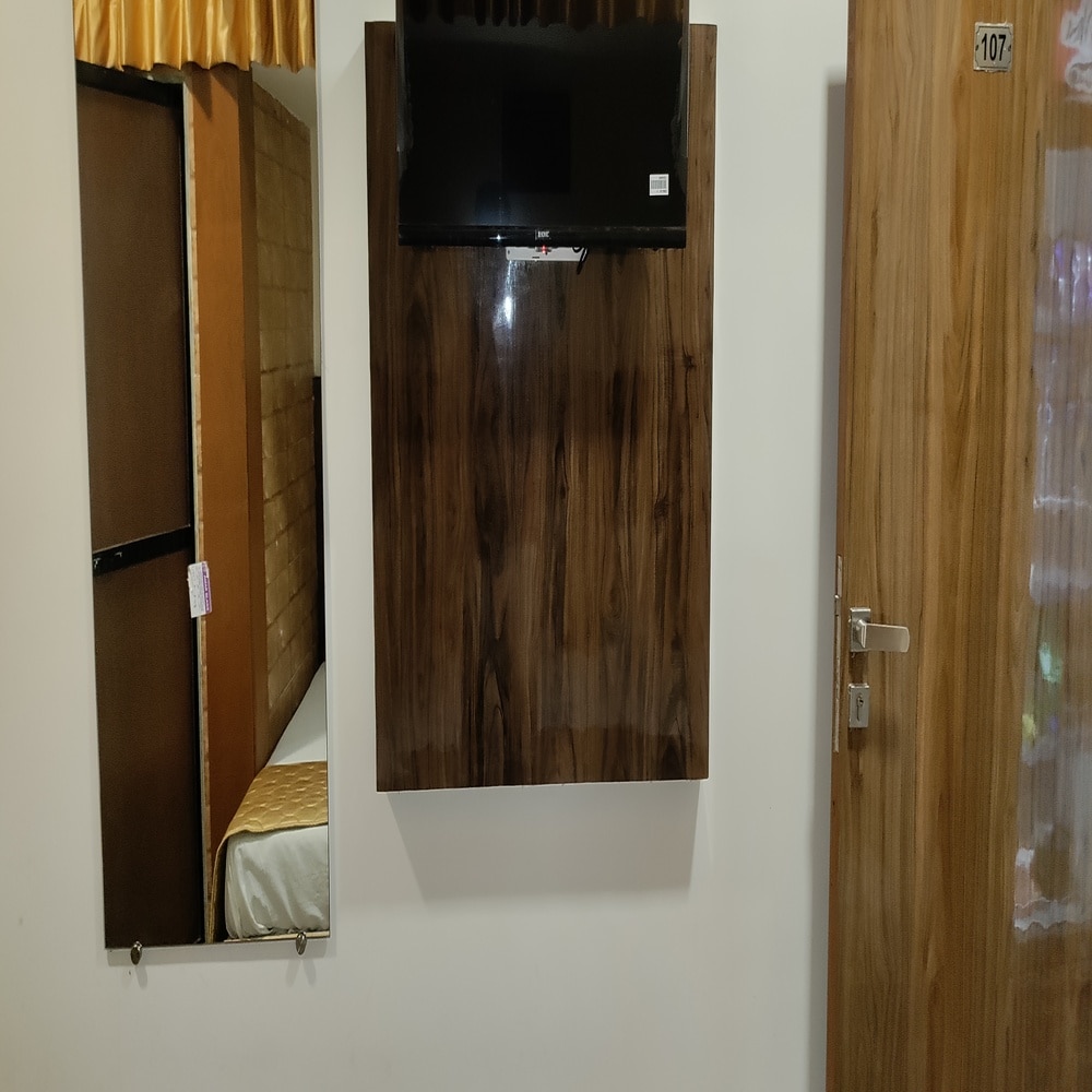 Hotel Siddharth Residency  Near NESCO Exhibition Centre - Tap to explore photos