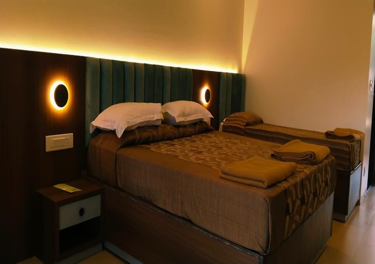 Hotel Anando - Tap to explore photos