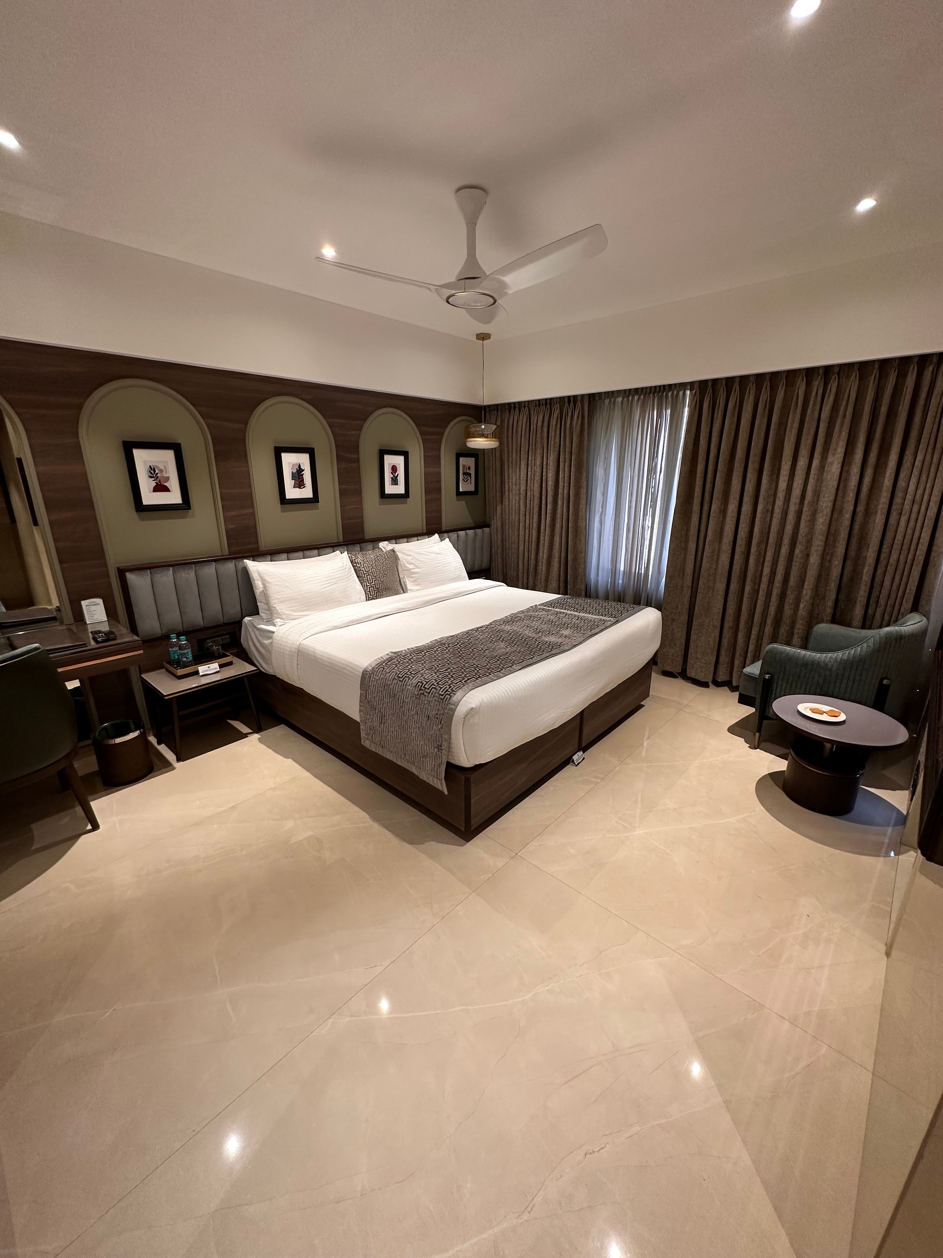 Elegant Twin Room- twin bed joint (NON SMOKING ROOM) 1