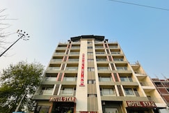 Hotel Star, Nawada