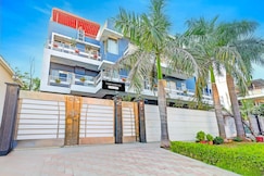 Super Townhouse Sector 49 Sohna Road, Gurgaon
