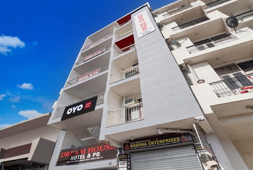 OYO 834077 Dream House