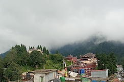 Chander Pahar Homestay, Lava