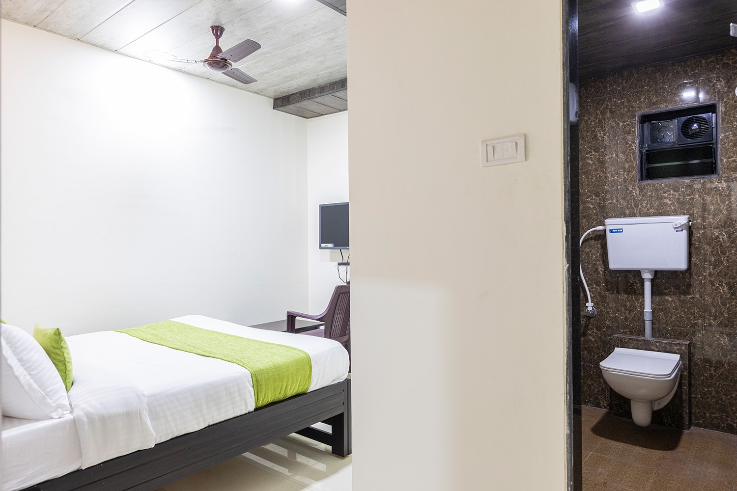 Saras Residency - Tap to explore photos