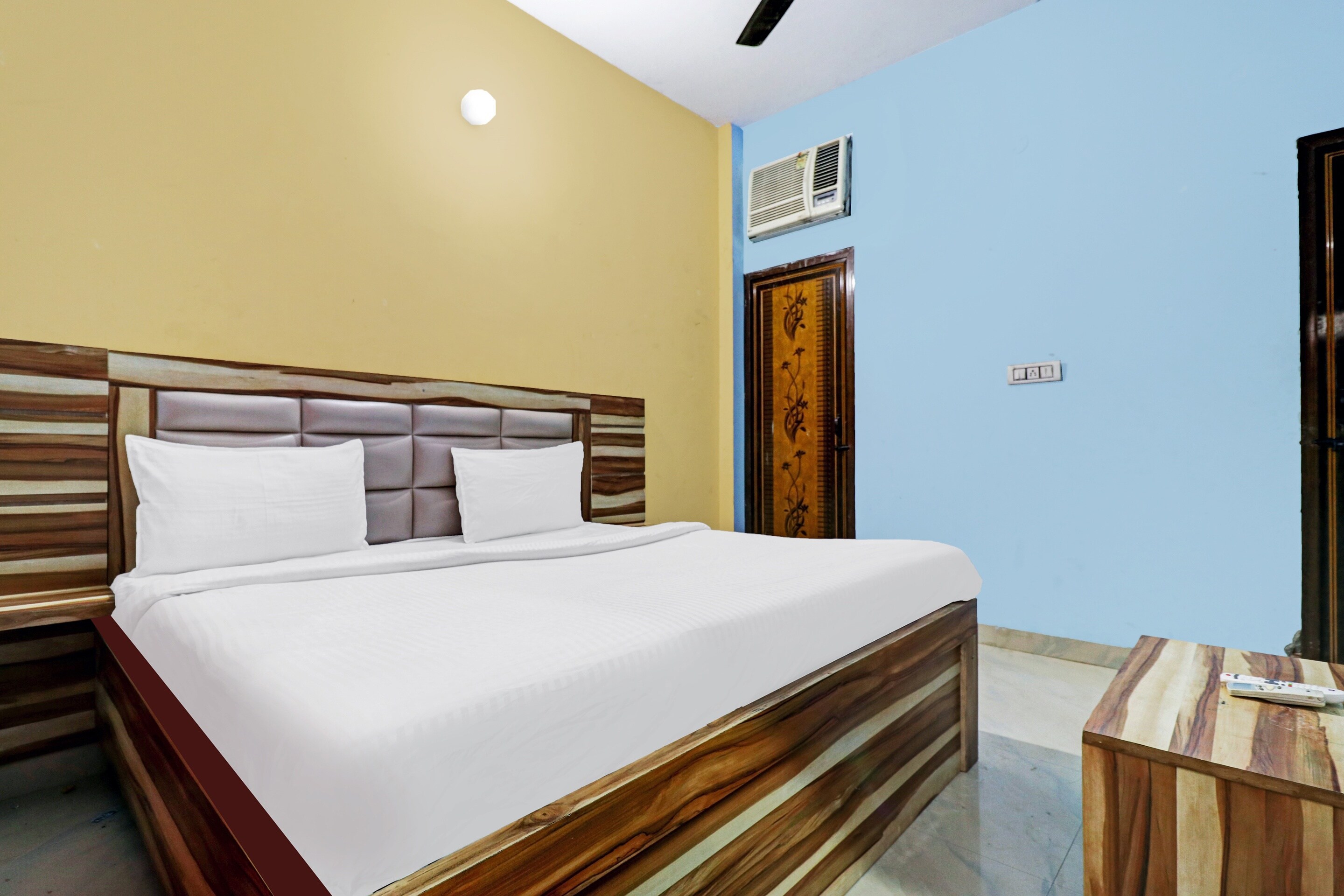 Hotel O Knight guest house - Tap to explore photos