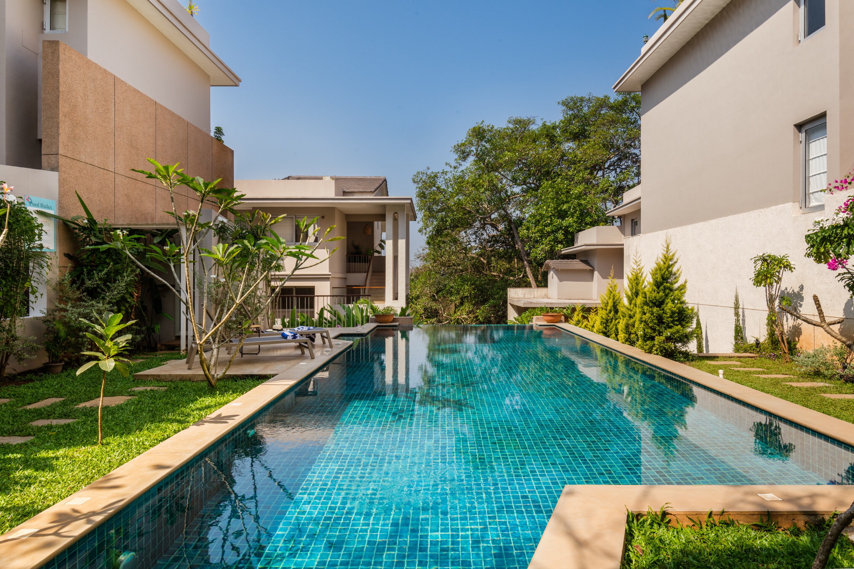 ElReino 2BHK Apt with Pool near Candolim Beach by The Blue Kite (B2) - Tap to explore photos