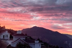 Himashray Retreat Bhowali - Mountain View Point, Bhowali