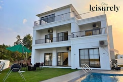 StayLeisurely Villa Corner Front Karjat, Karjat