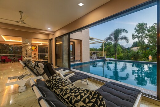 SaffronStays Aura 