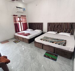 Alias AC Deluxe Double Bedroom