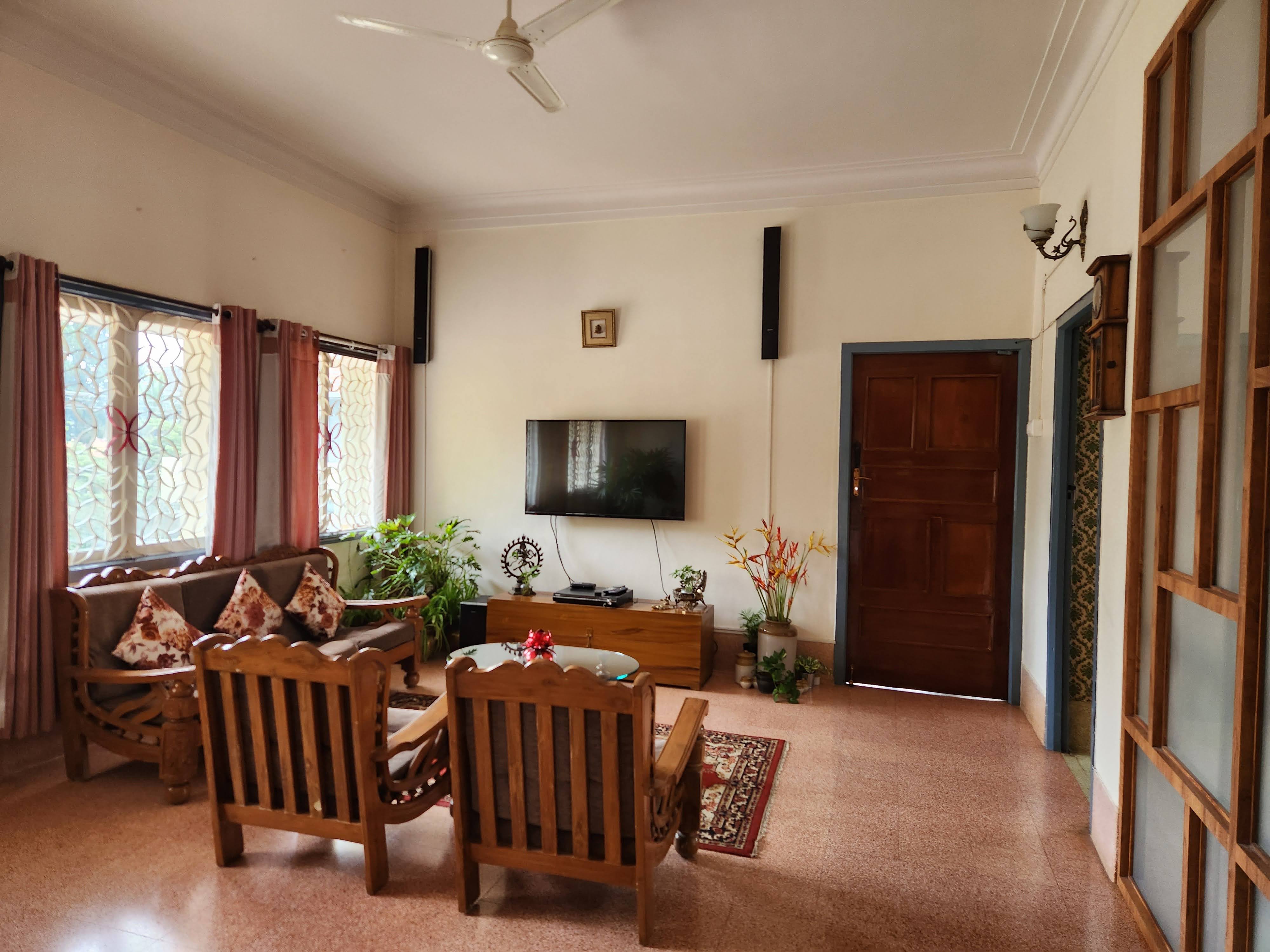 Spencer House | 3 BHK Homestay - Tap to explore photos