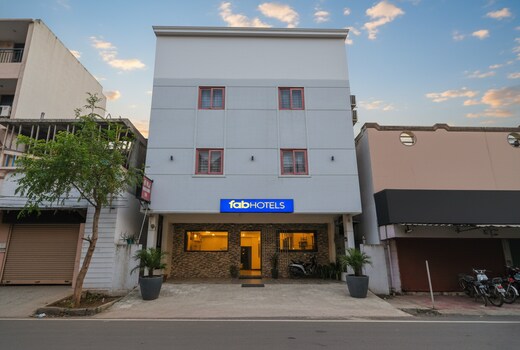 FabHotel VRJ Residency - 500M from Chennai Trade Center