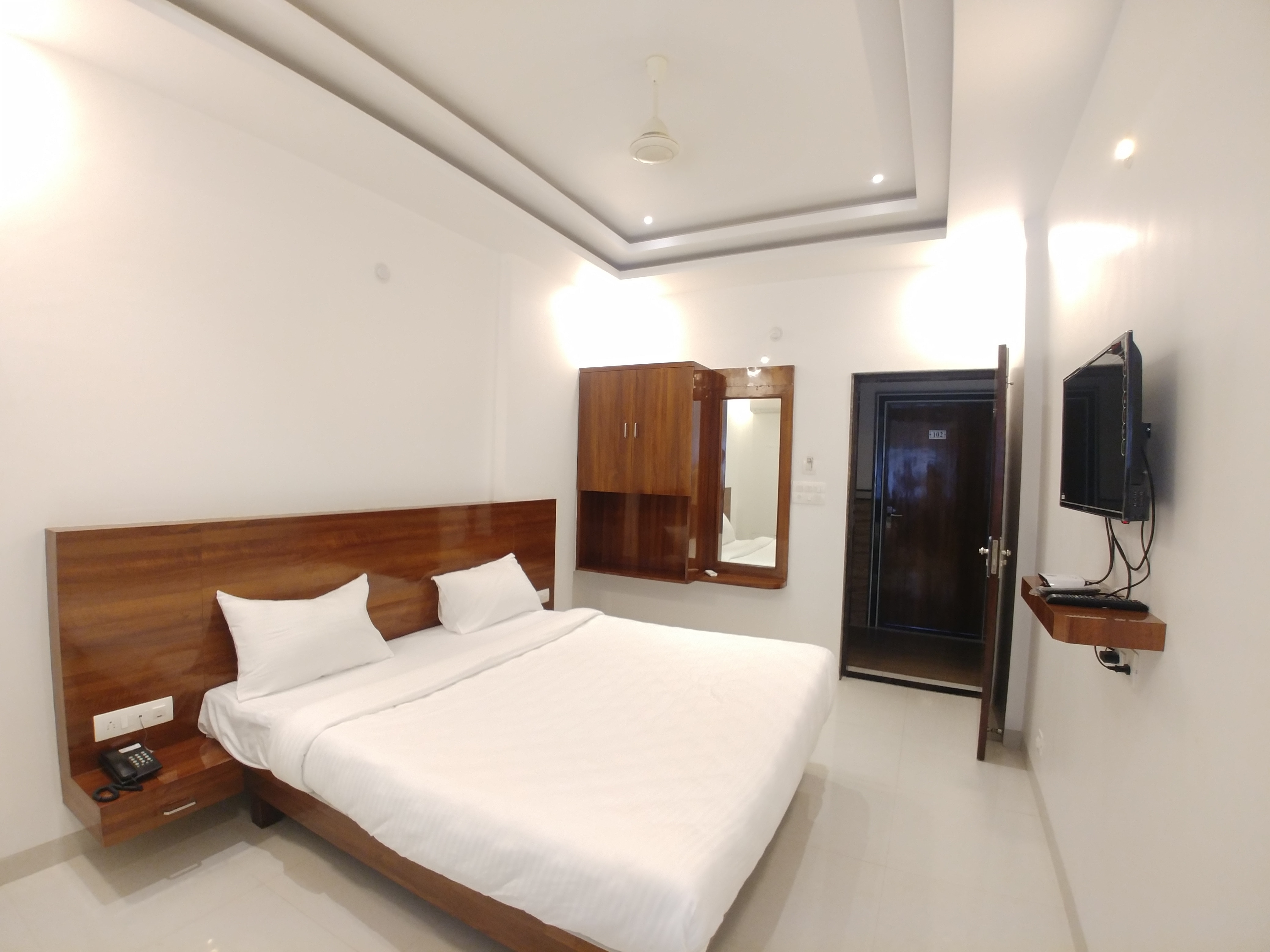 Hotel Jagadguru Lonavala - Tap to explore photos