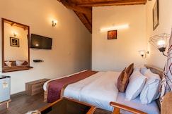 The Raikwal's Hotel & Restaurant, Mukteshwar