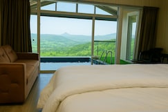 Azure Lakeside Azure Resort A Private Pool Retreat, Lonavala