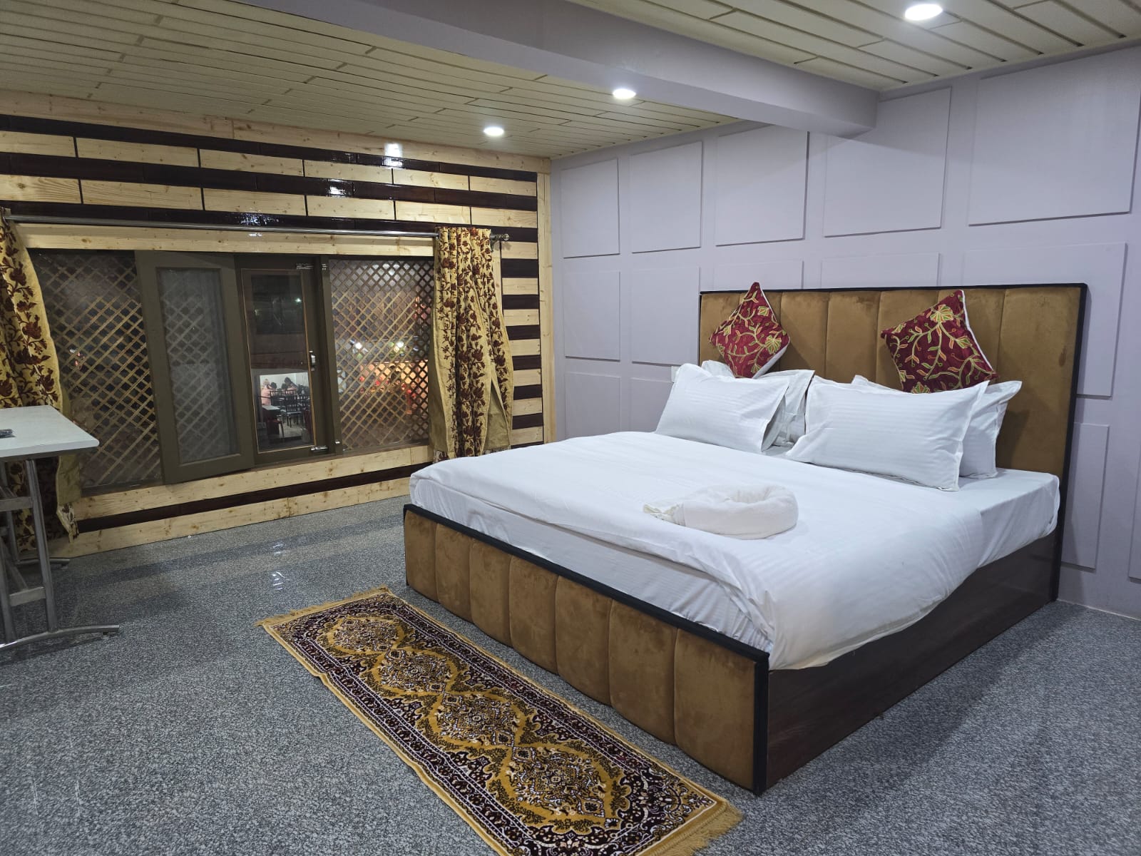 Hotel Shahi Darbar - Tap to explore photos