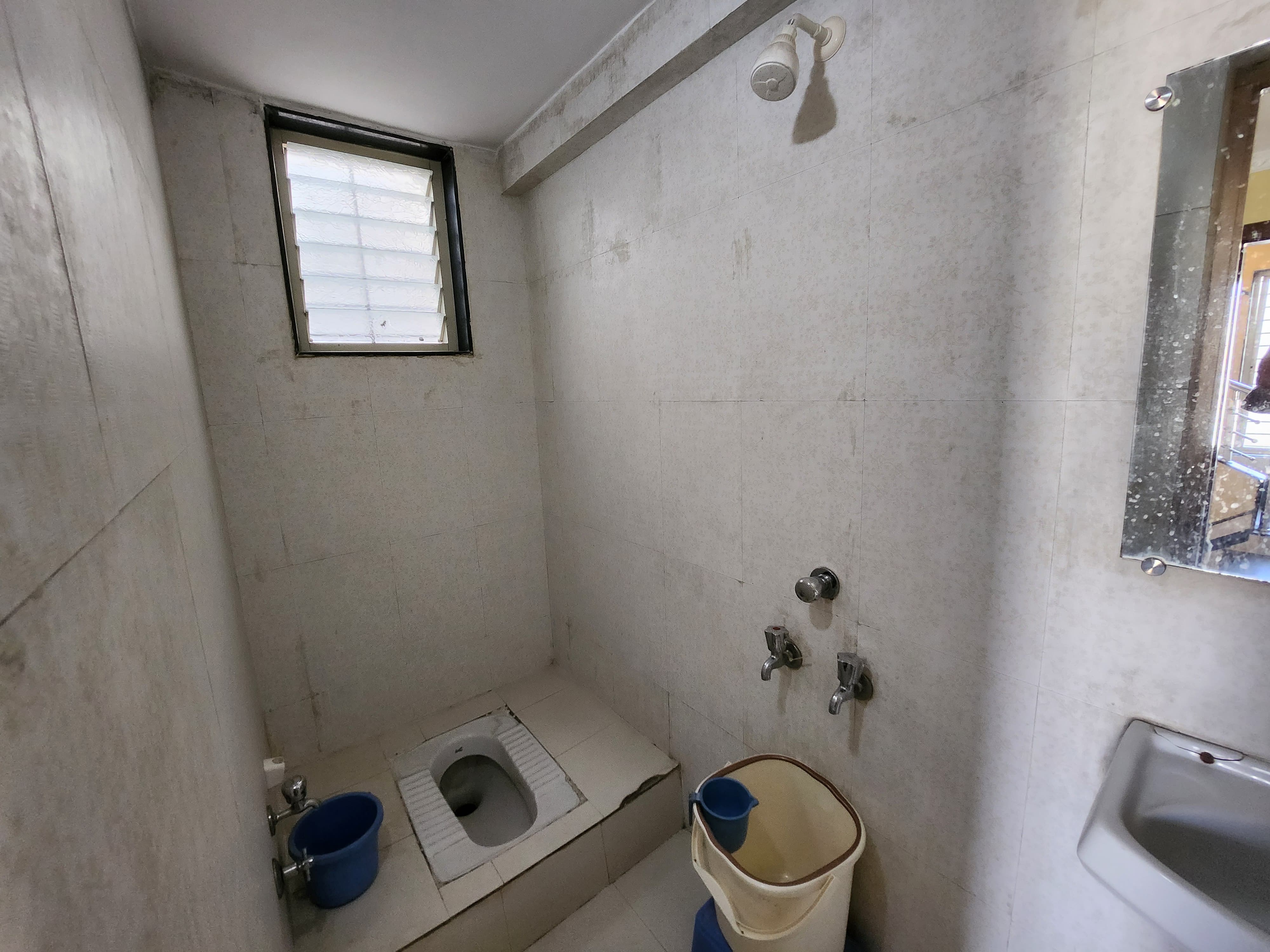 General Room (4th floor NO LIFT) 1