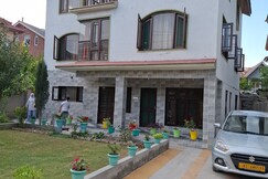 Minnat Home stay, Srinagar