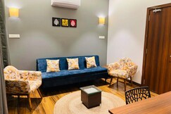 Gorgeous TWO bedroom villa private pool, Lonavala