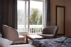 Hotel Oak & Lake view, Nainital