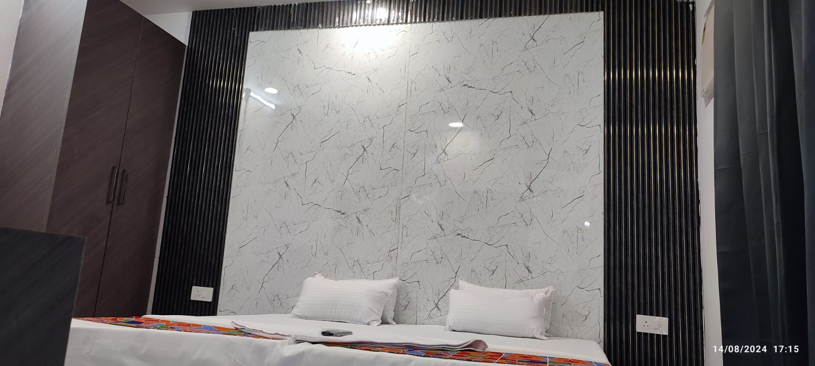 Star Hotels near Medanta Hospital - Tap to explore photos