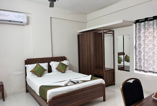 Golden Stay Hotel