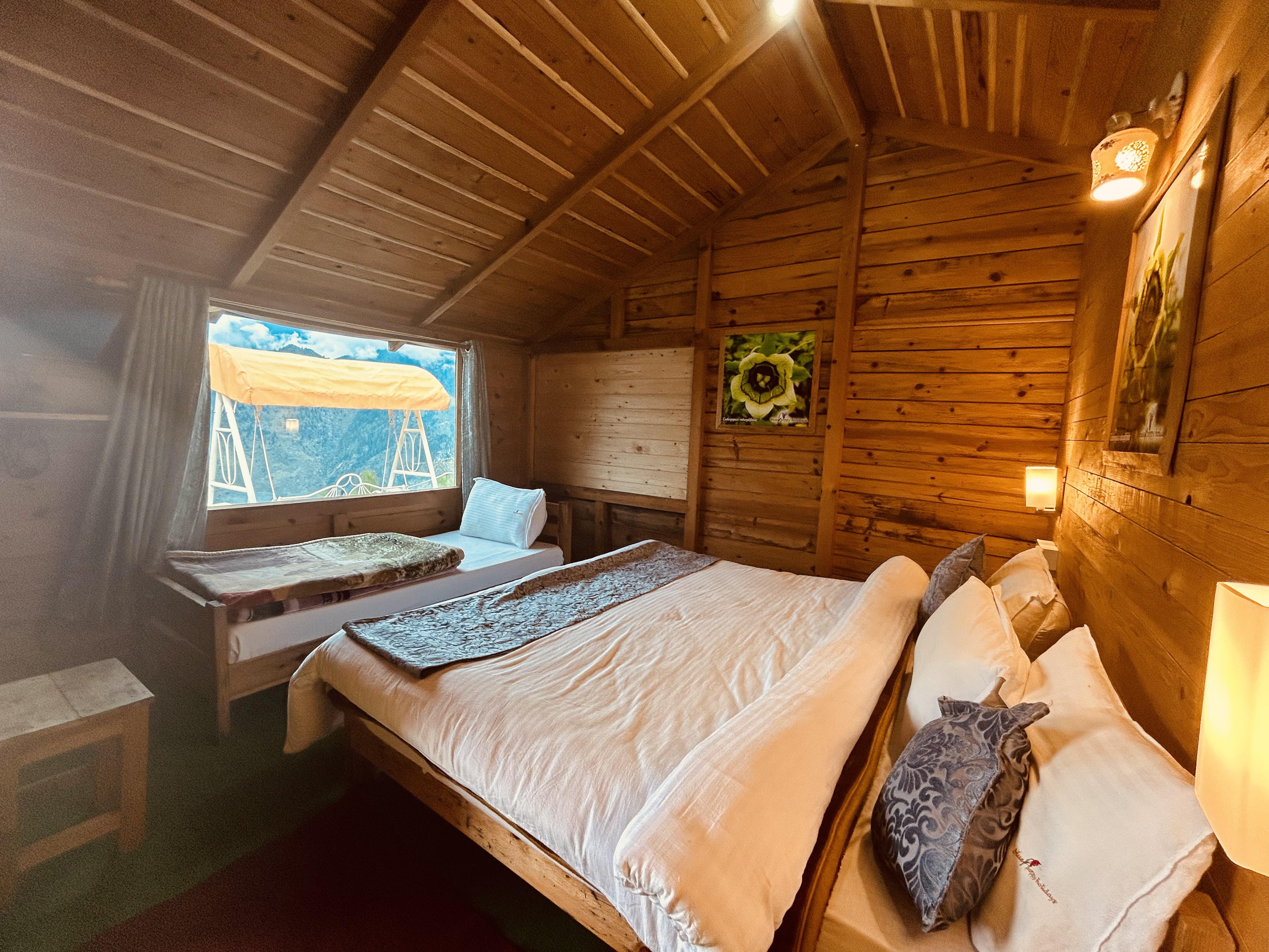 Blue Poppy Resort Auli - Near Auli Chairlift - Tap to explore photos