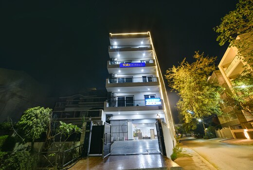 FabHotel Luxe 8 Stayz