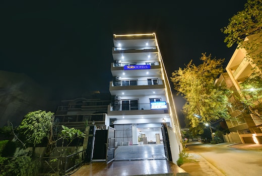 FabHotel Luxe 8 Stayz