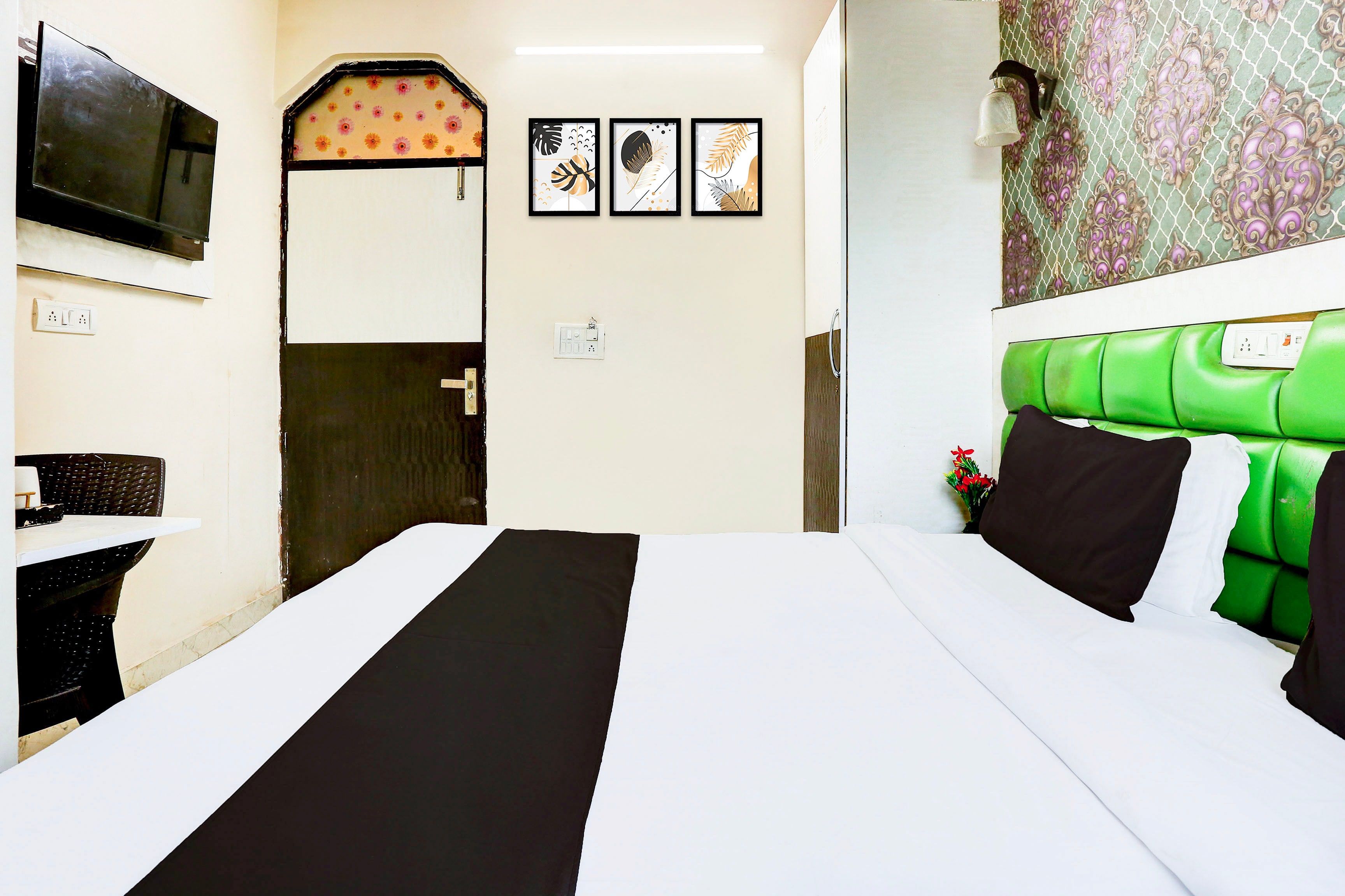 Hotel O Akash - Tap to explore photos