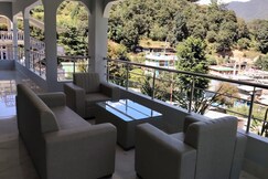 Pine View Hotel, Bomdila