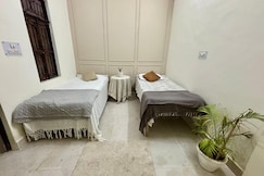 Minimalist Retreat, Ghaziabad