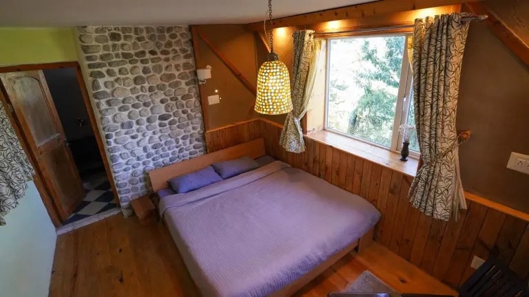 Tirthan Eagle Nest: A Boutique Homestay - Tap to explore photos