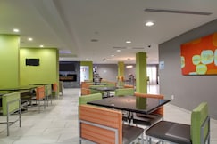 Holiday Inn Express & Suites JACKSON DOWNTOWN - COLISEUM, Hinds