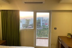 Pine Breeze Studio Apartment, Dehradun