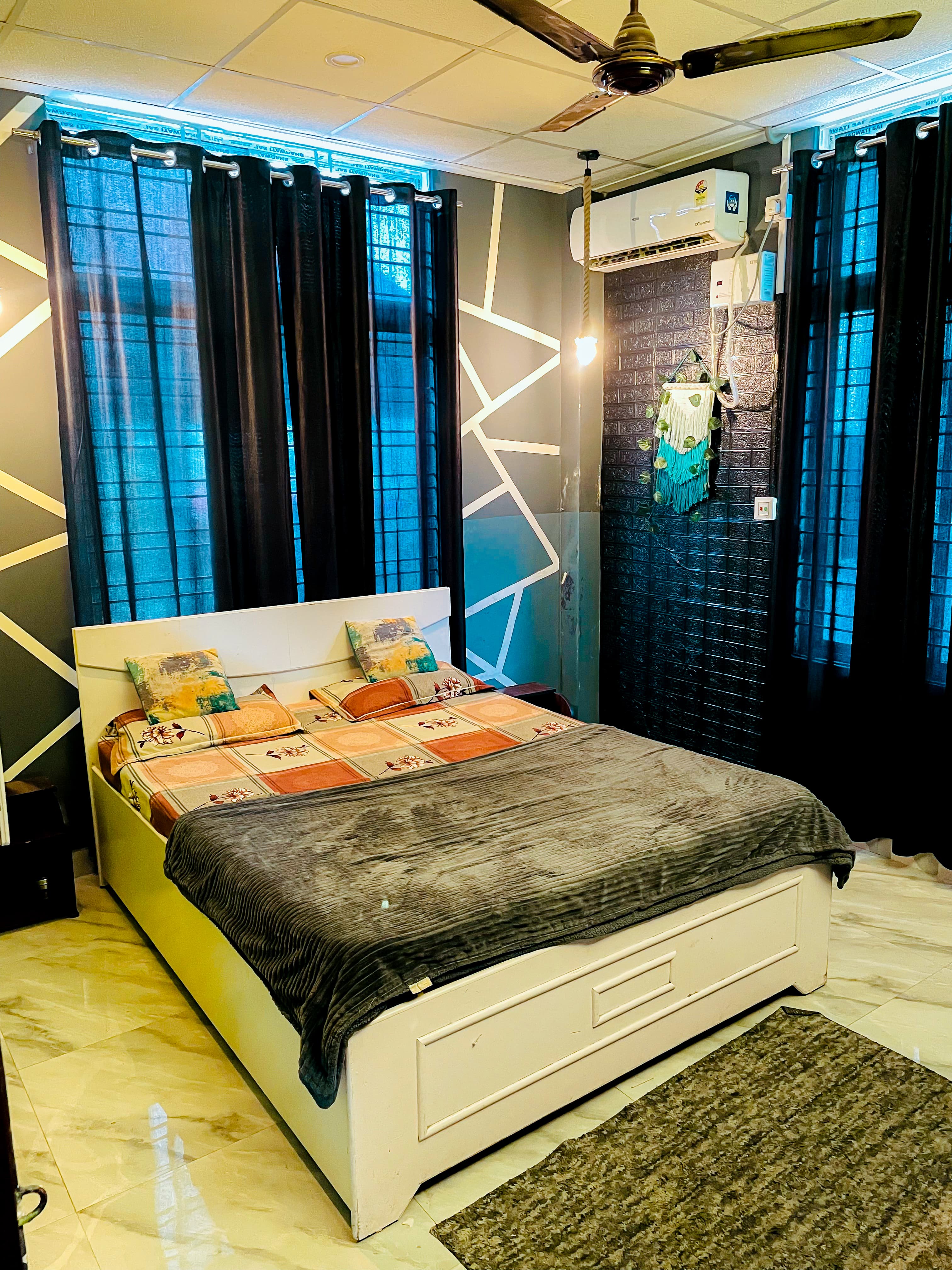 Divine Inn Homestay - Tap to explore photos