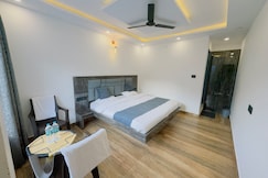 River View Stay, Kosya Kutauli