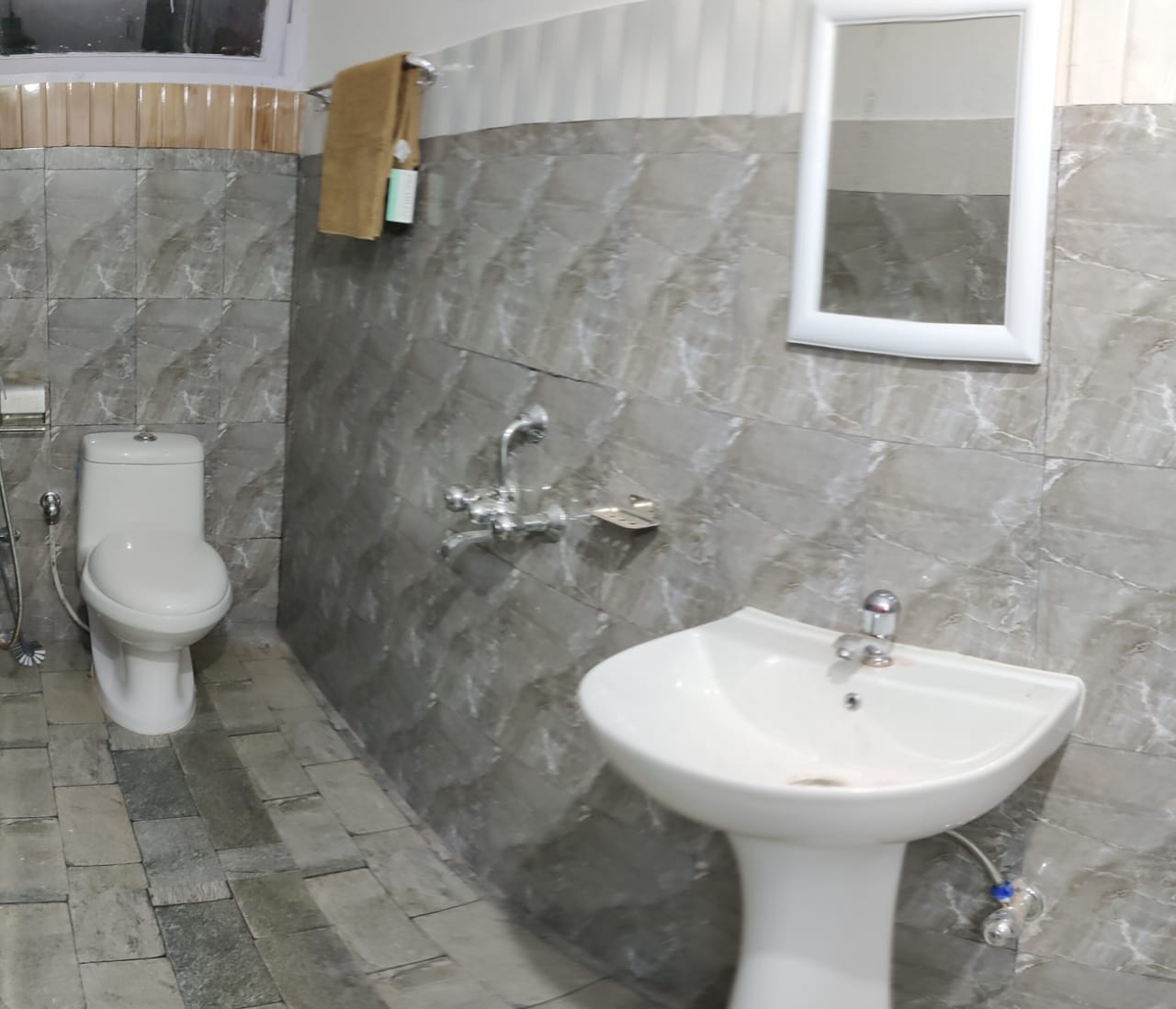 Pinaki Residency Homestay - Tap to explore photos