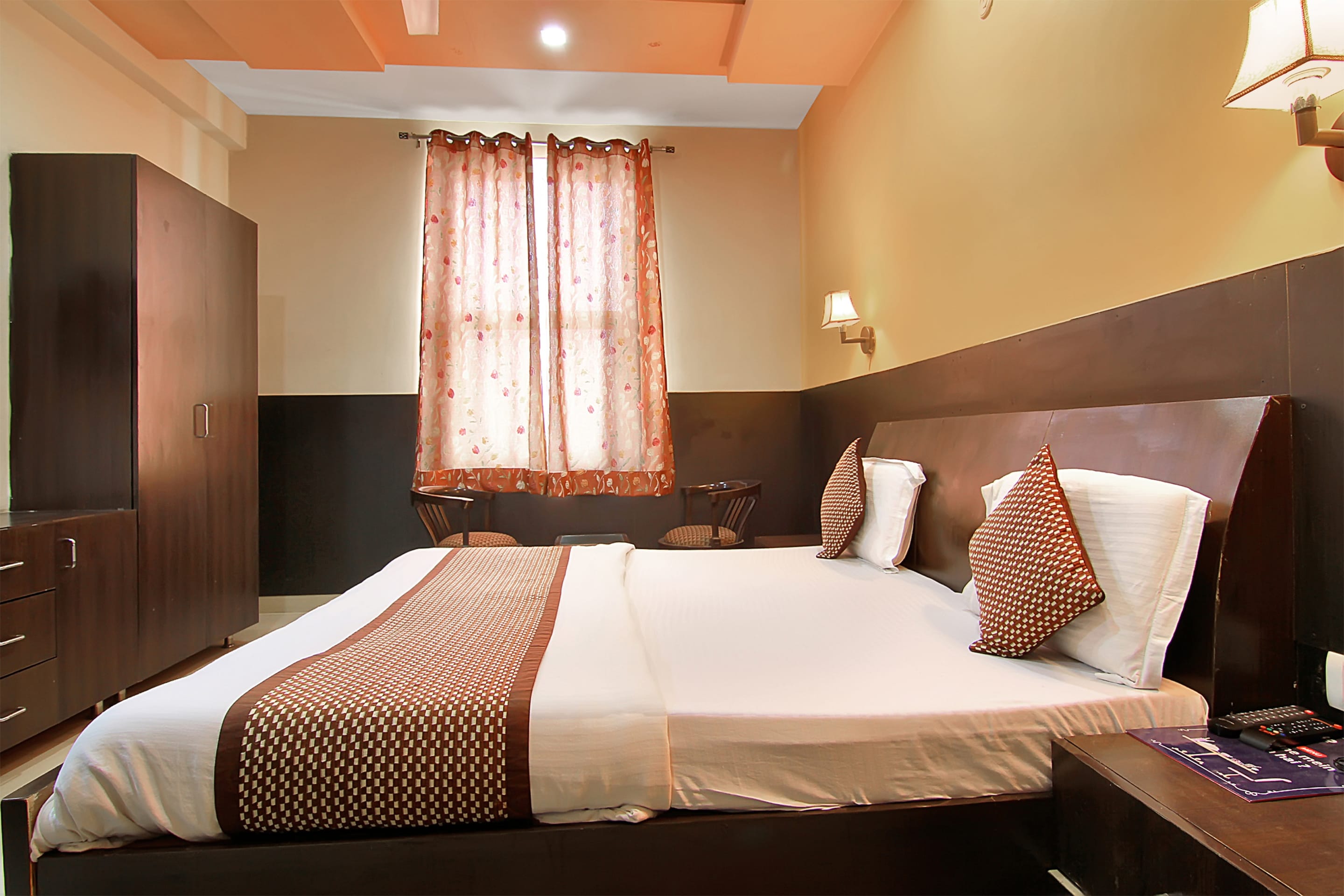 Hotel O Shree Kanta - Tap to explore photos
