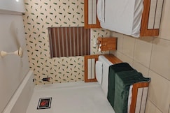 Ayur Mediwing Lodge, Tirur