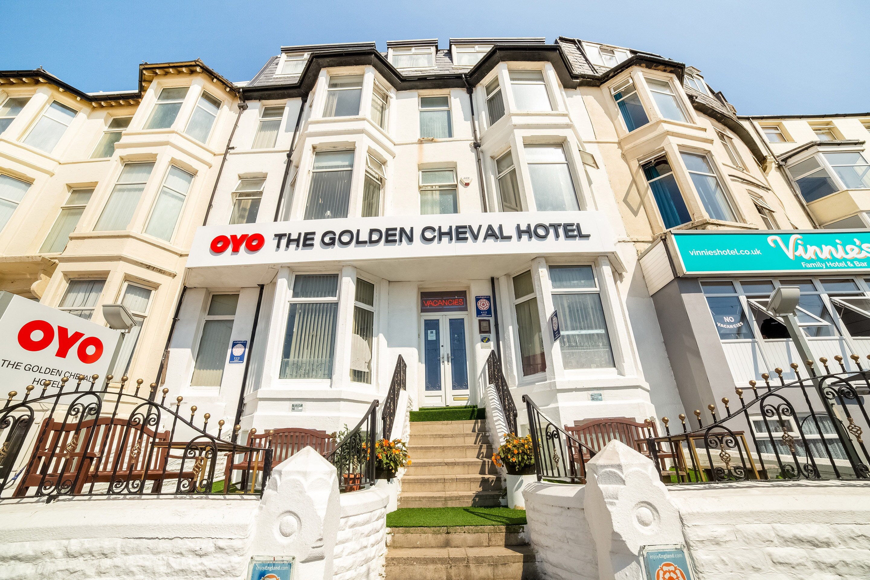 OYO The Golden Cheval Hotel & Shisha Bar - Tap to explore photos