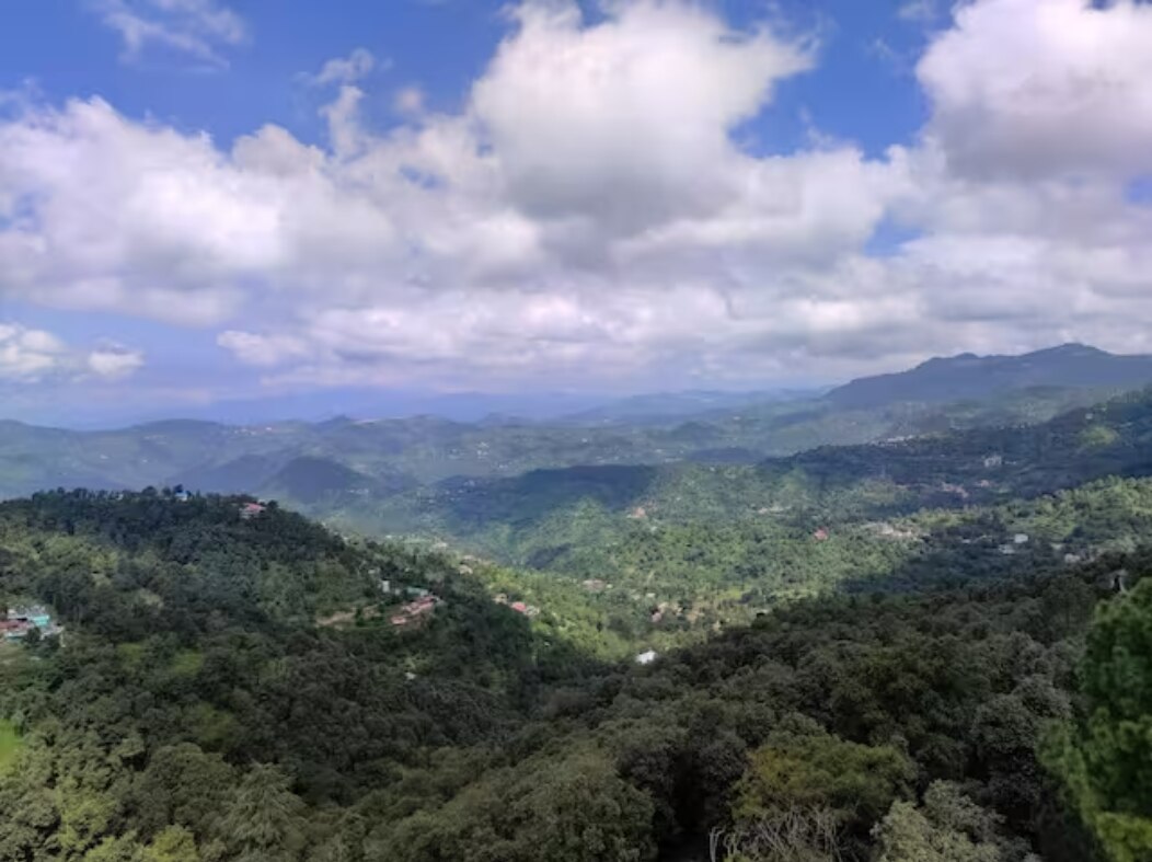 Jujurana Homestay Shoghi Valley Views - Tap to explore photos