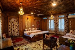Houseboat Young morning star, Srinagar