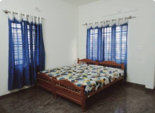 Comfortable Stay   2 beds - Tap to explore photos