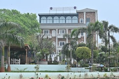 Dharm Resort, Varanasi