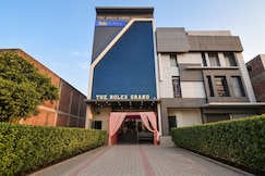 FabHotel The Rolex Grand - Yatharth Super Speciality Hospital, Sector 20, Faridabad