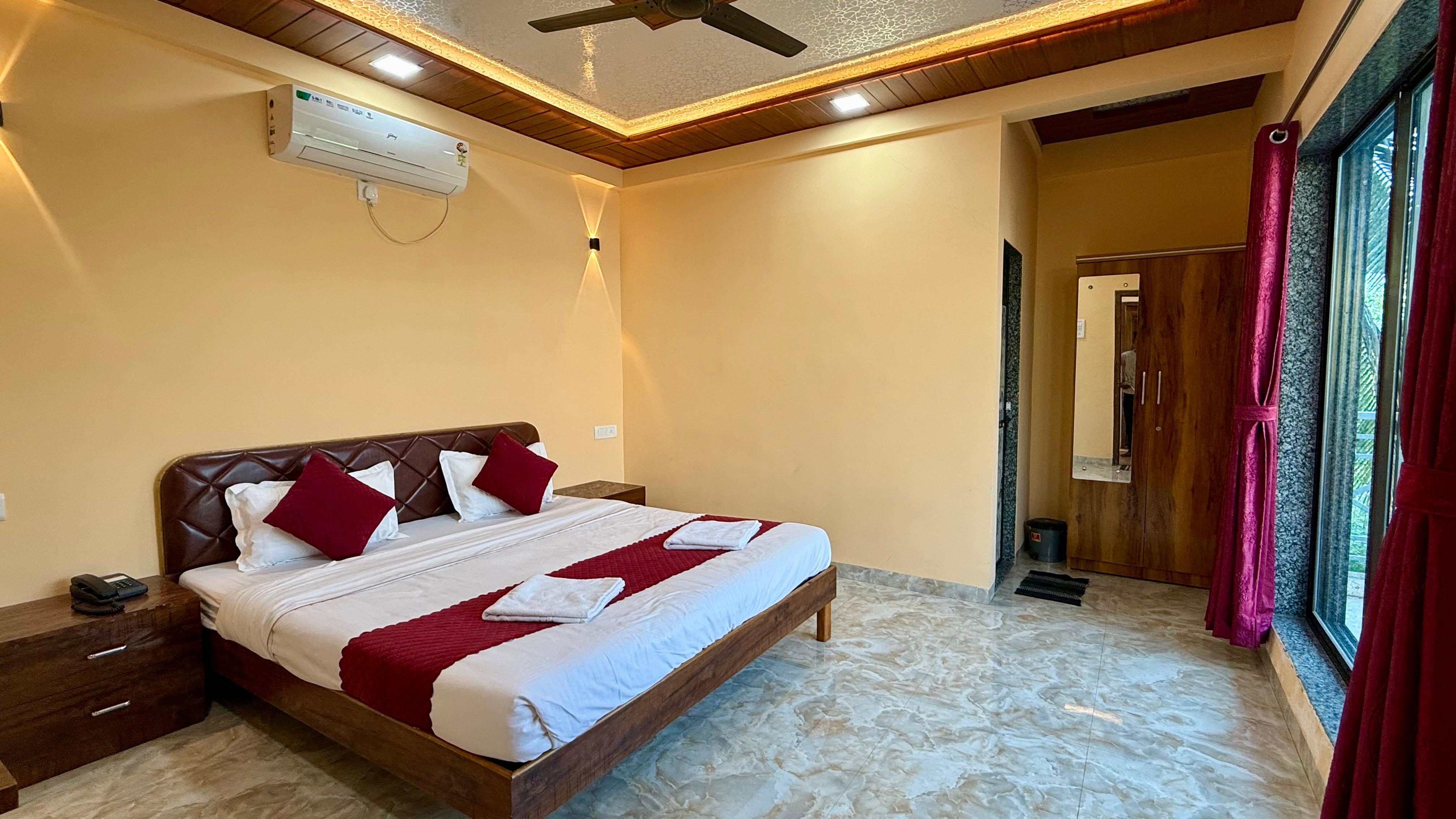 Deluxe Room with Balcony 1