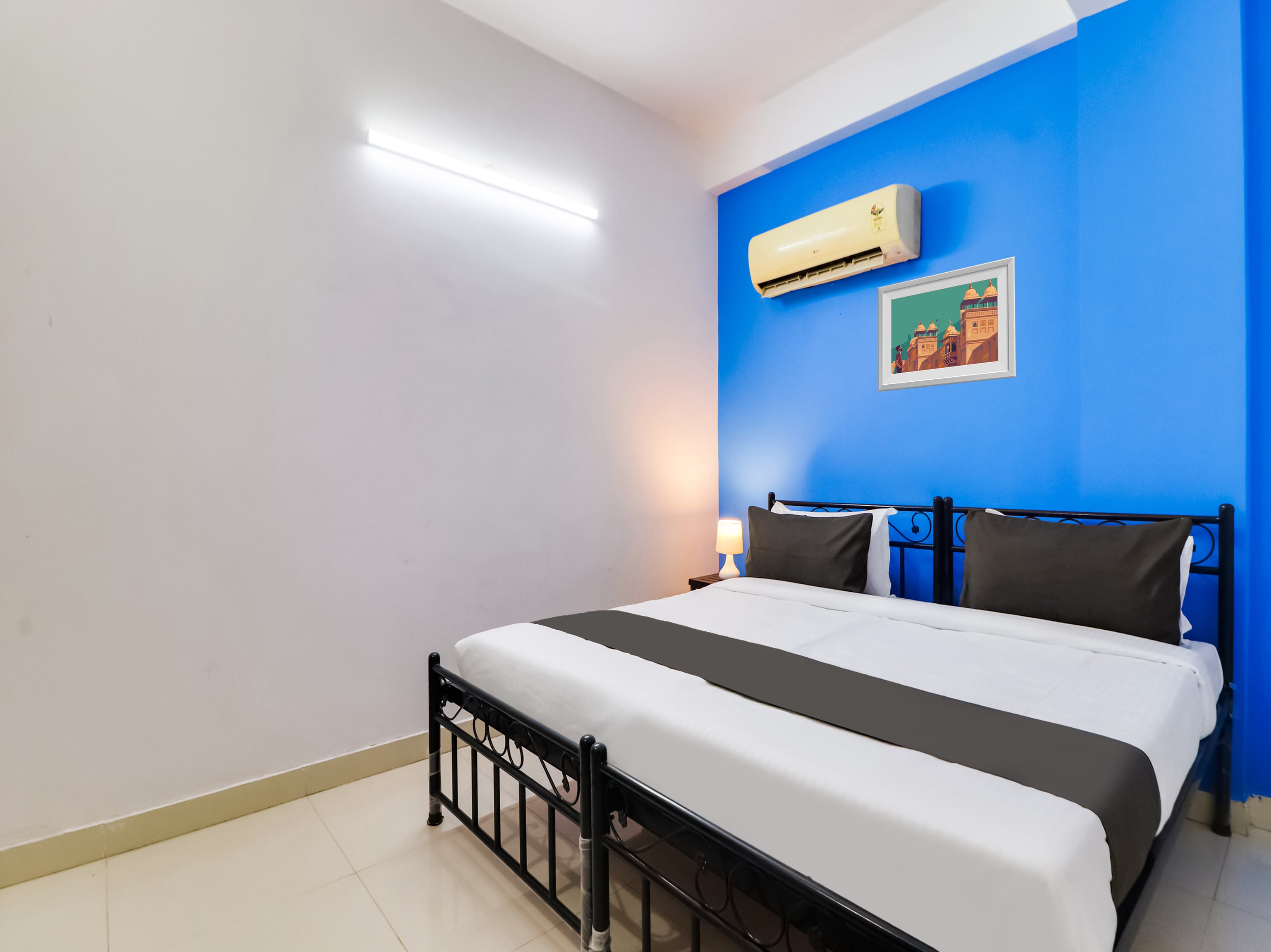 Hotel O 82401 Hotel Dev Palace - Tap to explore photos