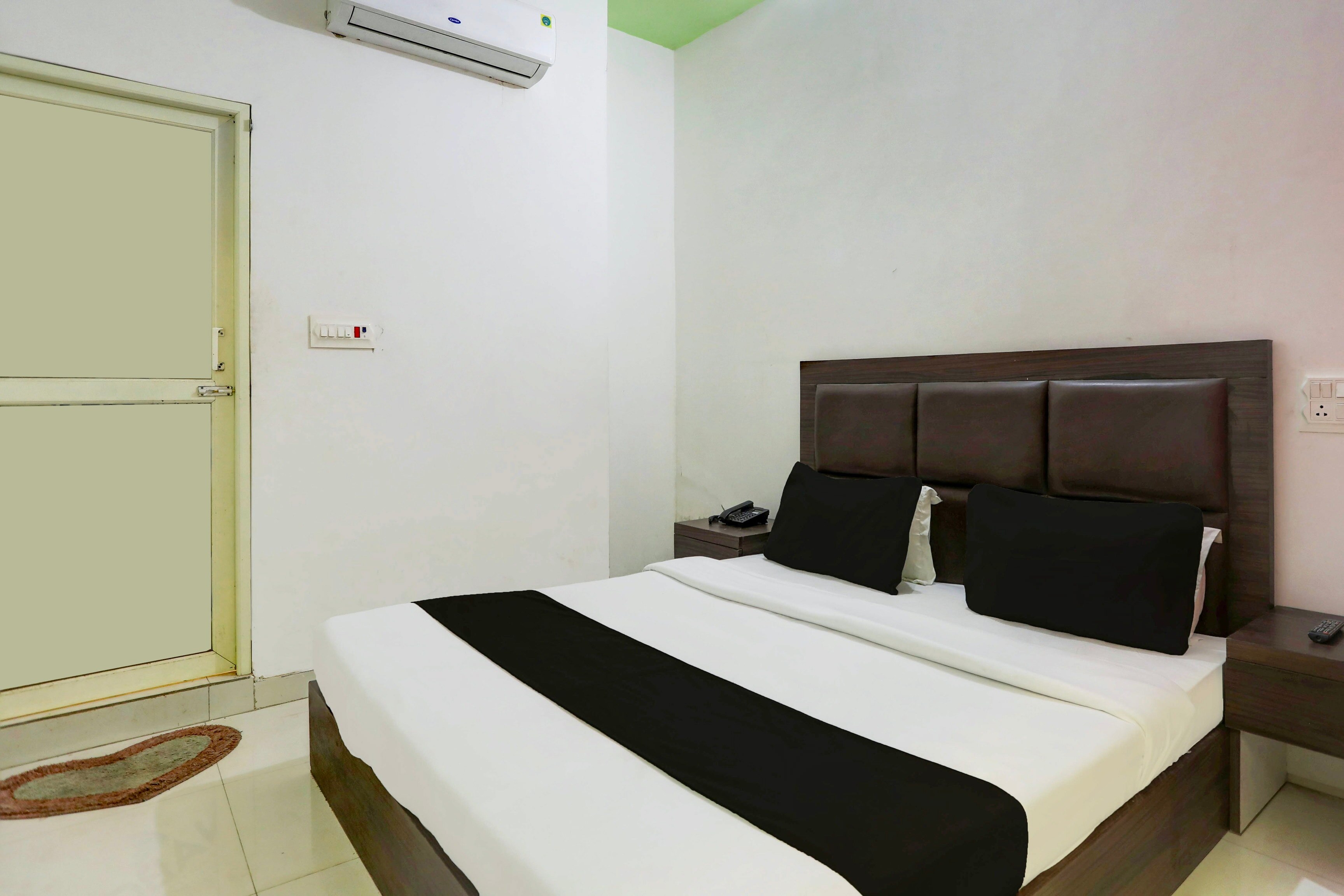 Hotel O Sawan Hotel & Restaurant - Tap to explore photos