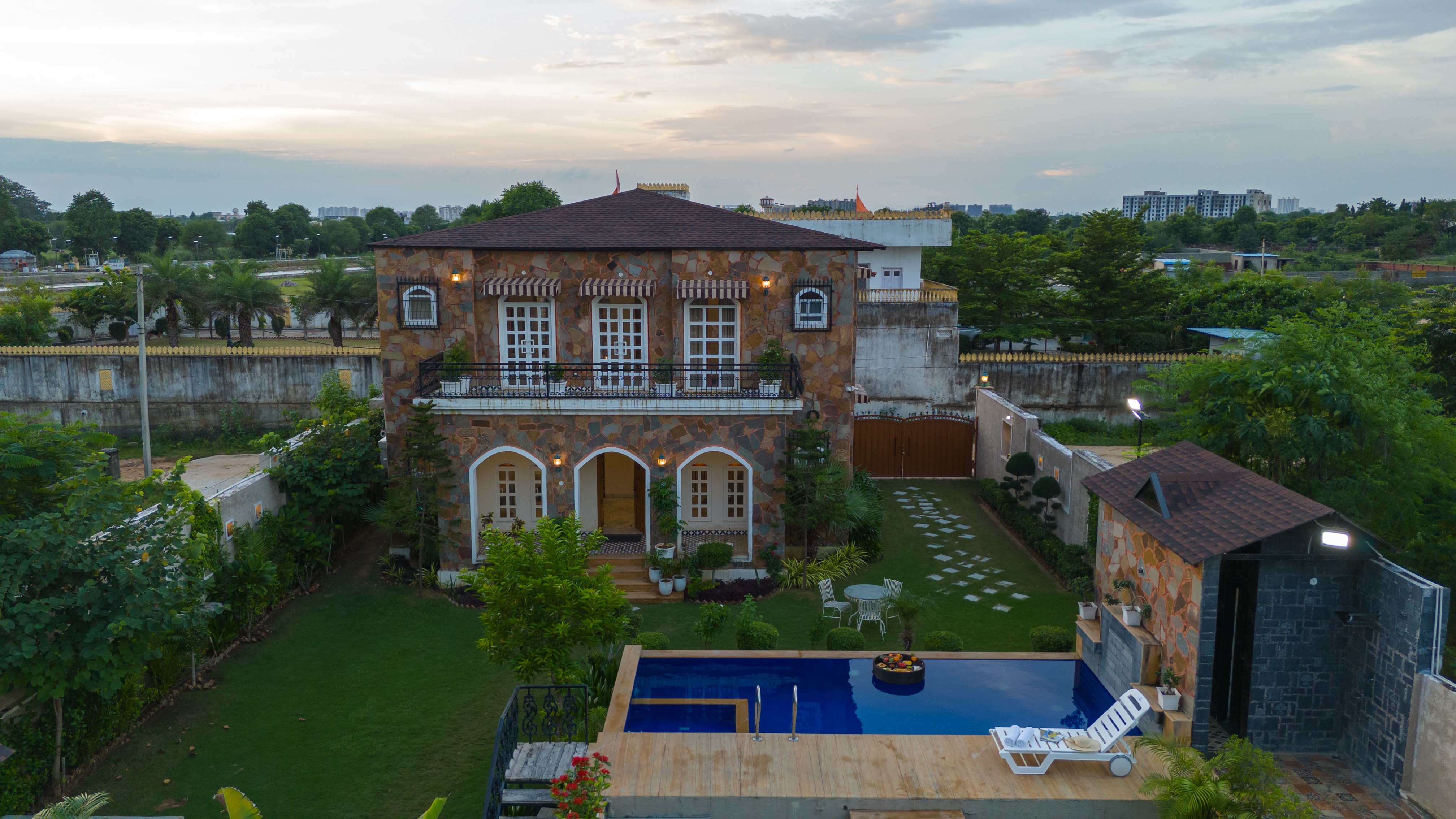 Fancy 6 BHK Villa with Pool Surrounded by Lush Greenery - Tap to explore photos